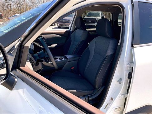 Used 2021 Nissan Rogue S AWD/4WD image 9