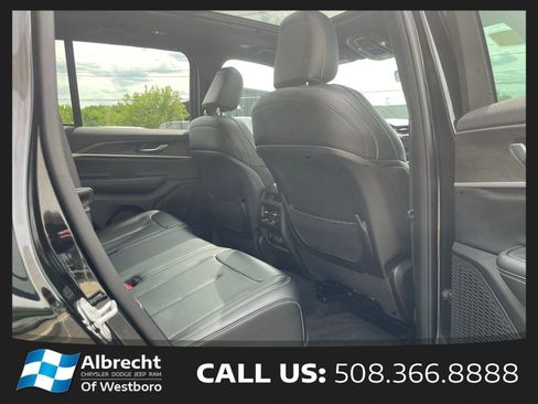 New 2025 Jeep Grand Cherokee Limited AWD/4WD image 17
