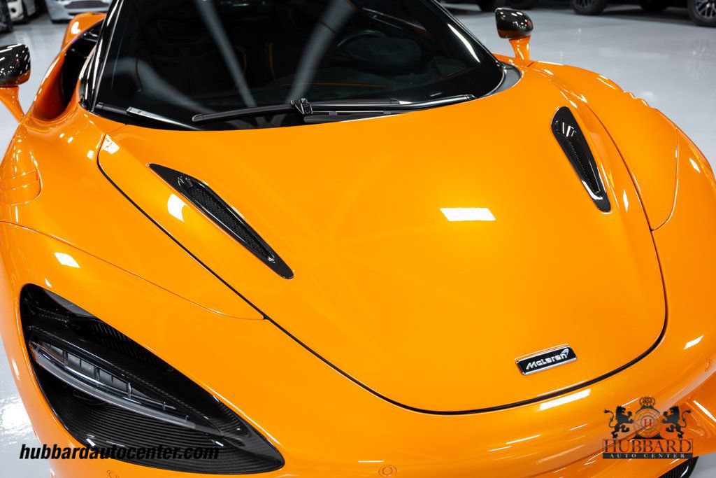 Used 2024 McLaren 750S Spider RWD image 15