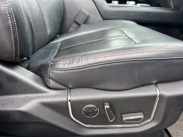 Used 2019 Ford Expedition Max Platinum AWD/4WD image 11