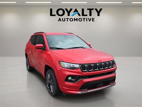 Used 2023 Jeep Compass Limited image 7