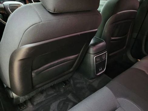 Used 2018 Dodge Charger SXT RWD image 28