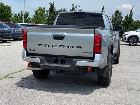 Used 2024 Toyota Tacoma TRD Off-Road w/ TRD Off Road Upgrade Package AWD/4WD image 7