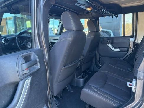 Used 2014 Jeep Wrangler Unlimited Sahara w/ Max Tow Package AWD/4WD image 18