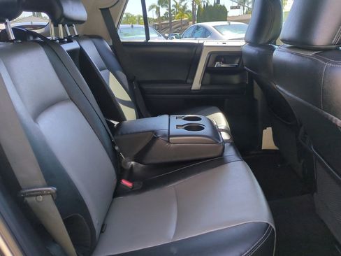 Used 2016 Toyota 4Runner SR5 Premium RWD image 25