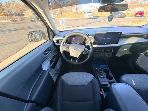 Used 2025 Ford Maverick XLT w/ XLT Luxury Package image 15