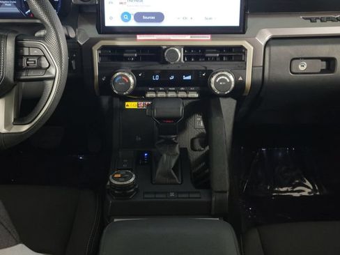 Used 2024 Toyota Tacoma TRD Off-Road w/ TRD Off Road Upgrade Package AWD/4WD image 26