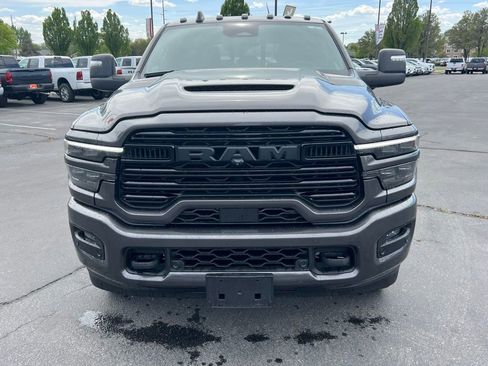 Used 2025 RAM 3500 Laramie AWD/4WD image 6