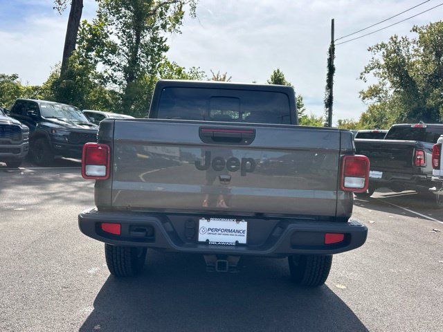 Used 2023 Jeep Gladiator Sport AWD/4WD image 14