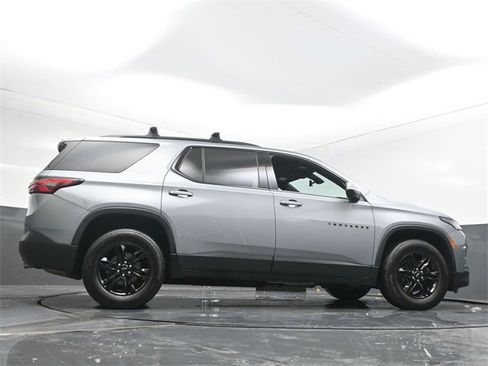 Used 2023 Chevrolet Traverse LT image 53