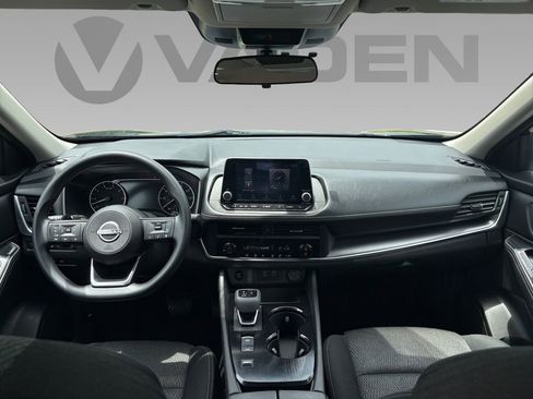 Used 2024 Nissan Rogue SV FWD image 2