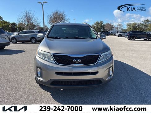 Used 2015 Kia Sorento LX image 9