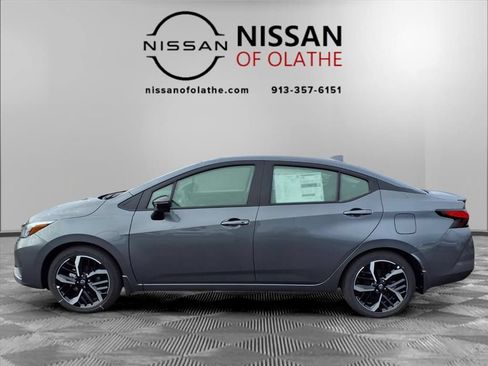 New 2025 Nissan Versa SR w/ Trunk Package FWD image 21