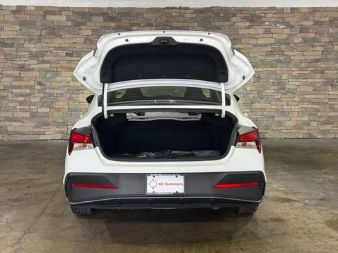 New 2026 Hyundai Elantra SE w/ Cargo Package FWD image 4