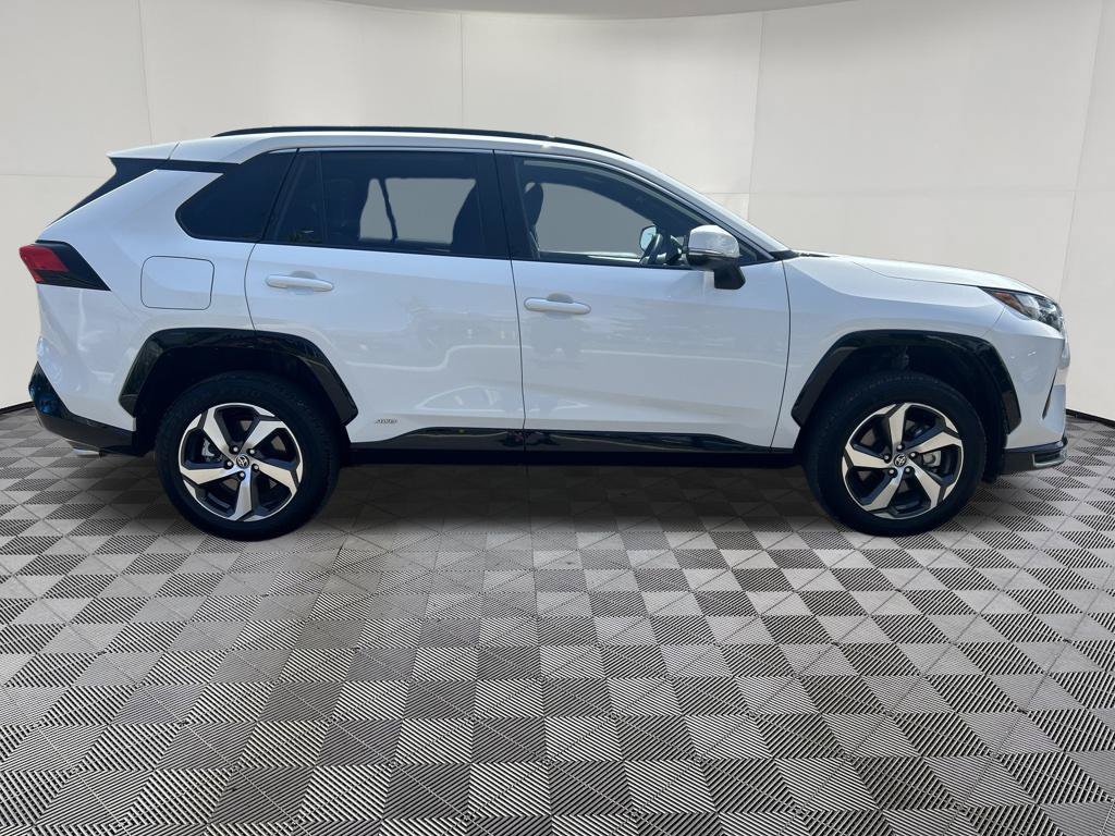 Used 2025 Toyota RAV4 SE AWD/4WD image 9