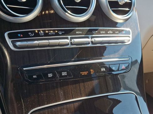 Used 2021 Mercedes-Benz GLC 300 GLC 300 4D Sport Utility w/ Exterior Lighting Package image 19