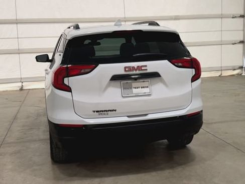 Used 2021 GMC Terrain SLE w/ Elevation Edition FWD image 3