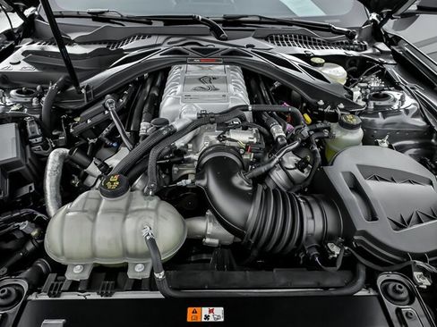 Used 2021 Ford Mustang Shelby GT500 w/ Carbon Fiber Track Pack RWD image 17