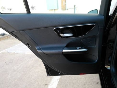Used 2023 Mercedes-Benz C 300 Sedan image 19