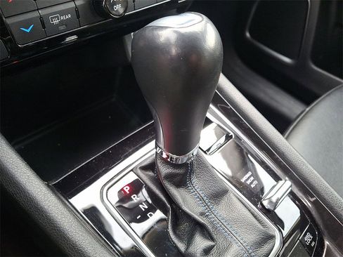 Certified 2022 Jeep Compass Latitude image 12