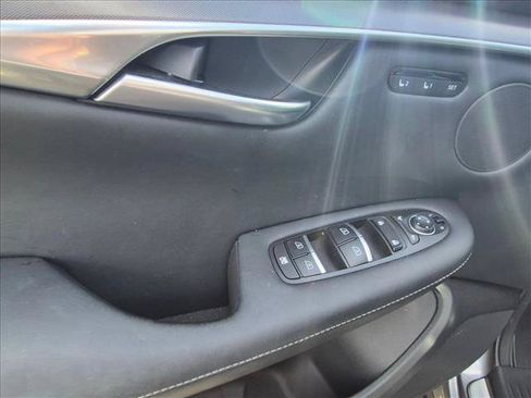 Used 2023 INFINITI QX50 Luxe FWD image 9