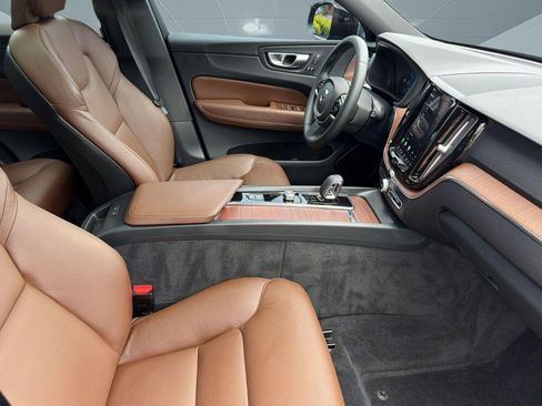 Certified 2024 Volvo XC60 B5 Plus w/ Protection Package Premier AWD/4WD image 30