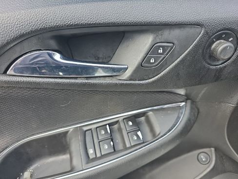 Used 2017 Chevrolet Cruze LT w/ Convenience Package image 18