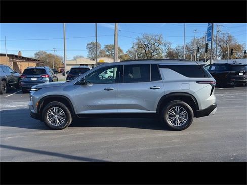 Certified 2024 Chevrolet Traverse LT w/ Trailering Package image 5