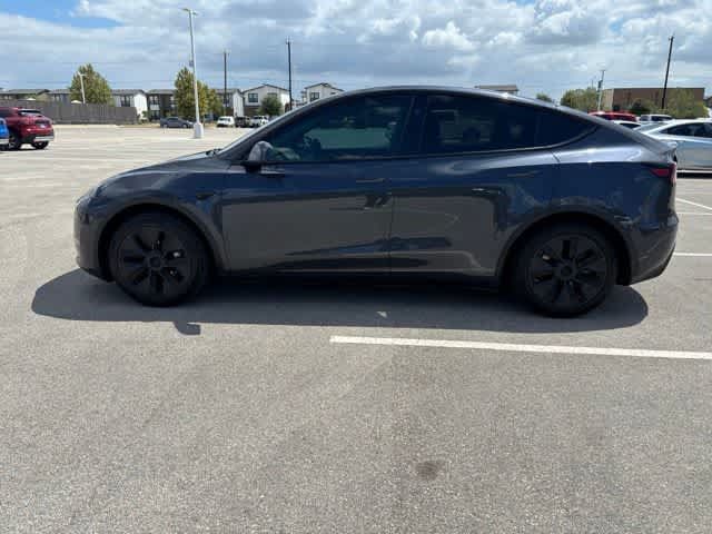Used 2025 Tesla Model Y Long Range RWD image 2