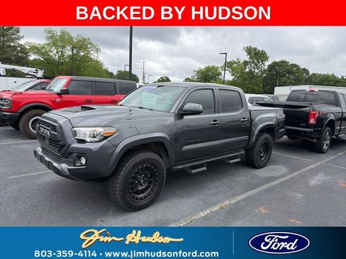 Used 2019 Toyota Tacoma TRD Sport AWD/4WD image 1