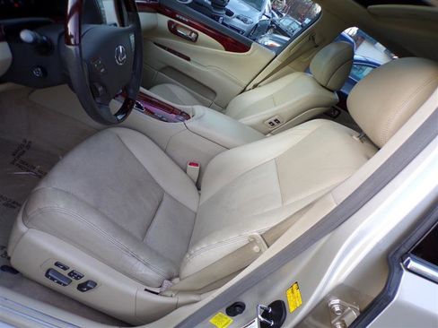 Used 2011 Lexus LS 460 AWD w/ Comfort Pkg image 15