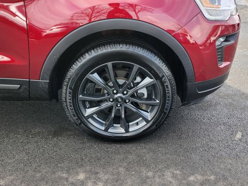 Used 2019 Ford Explorer XLT w/ Equipment Group 202A image 11