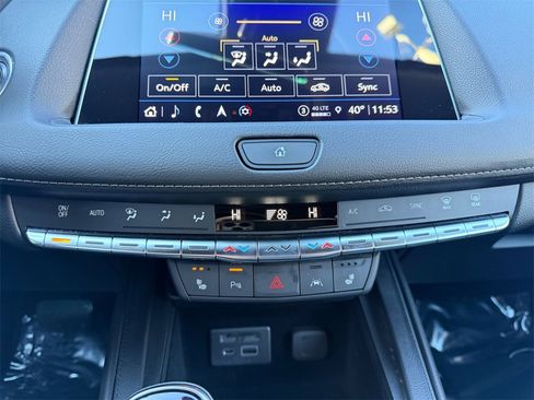 Used 2022 Cadillac XT4 Luxury w/ Cold Weather Package image 18