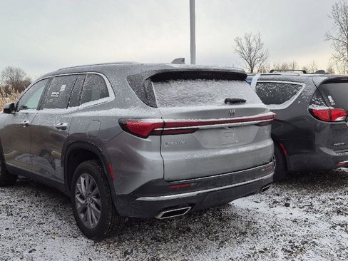 Used 2025 Buick Enclave Preferred image 4