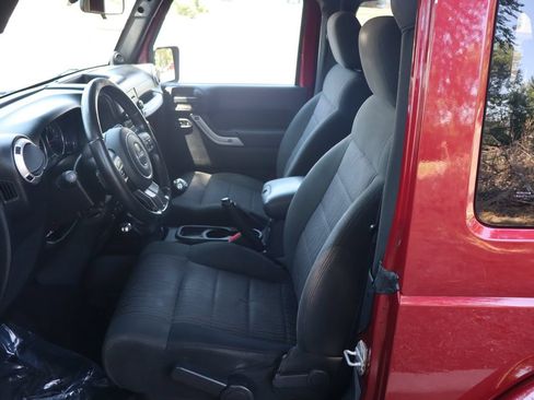 Used 2011 Jeep Wrangler Sahara AWD/4WD image 18