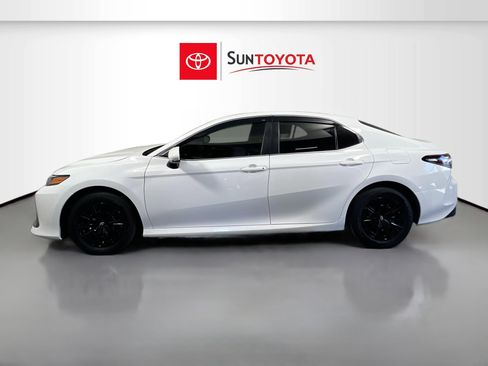 Used 2022 Toyota Camry LE image 7