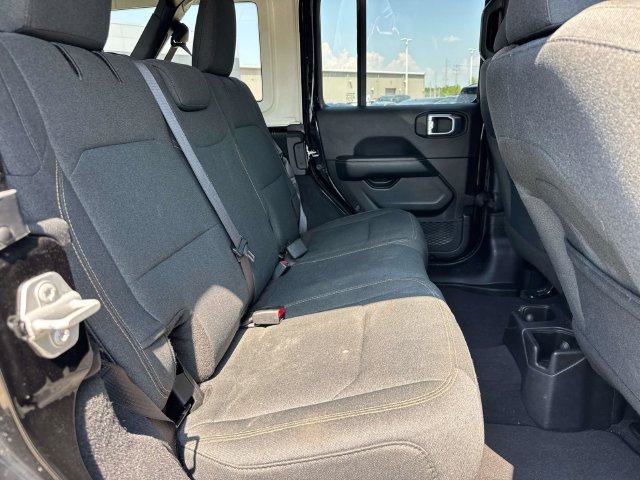 Used 2025 Jeep Wrangler Unlimited Sahara AWD/4WD image 14