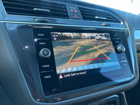 Used 2023 Volkswagen Tiguan SE image 10