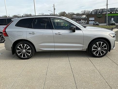 Used 2023 Volvo XC60 B6 Ultimate image 7