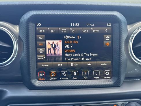 Used 2022 Jeep Wrangler Unlimited Sahara w/ Cold Weather Group image 17