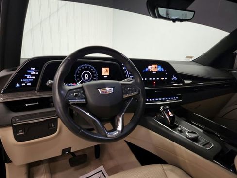 Used 2023 Cadillac Escalade Premium Luxury image 18