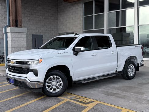 Used 2022 Chevrolet Silverado 1500 LT image 1