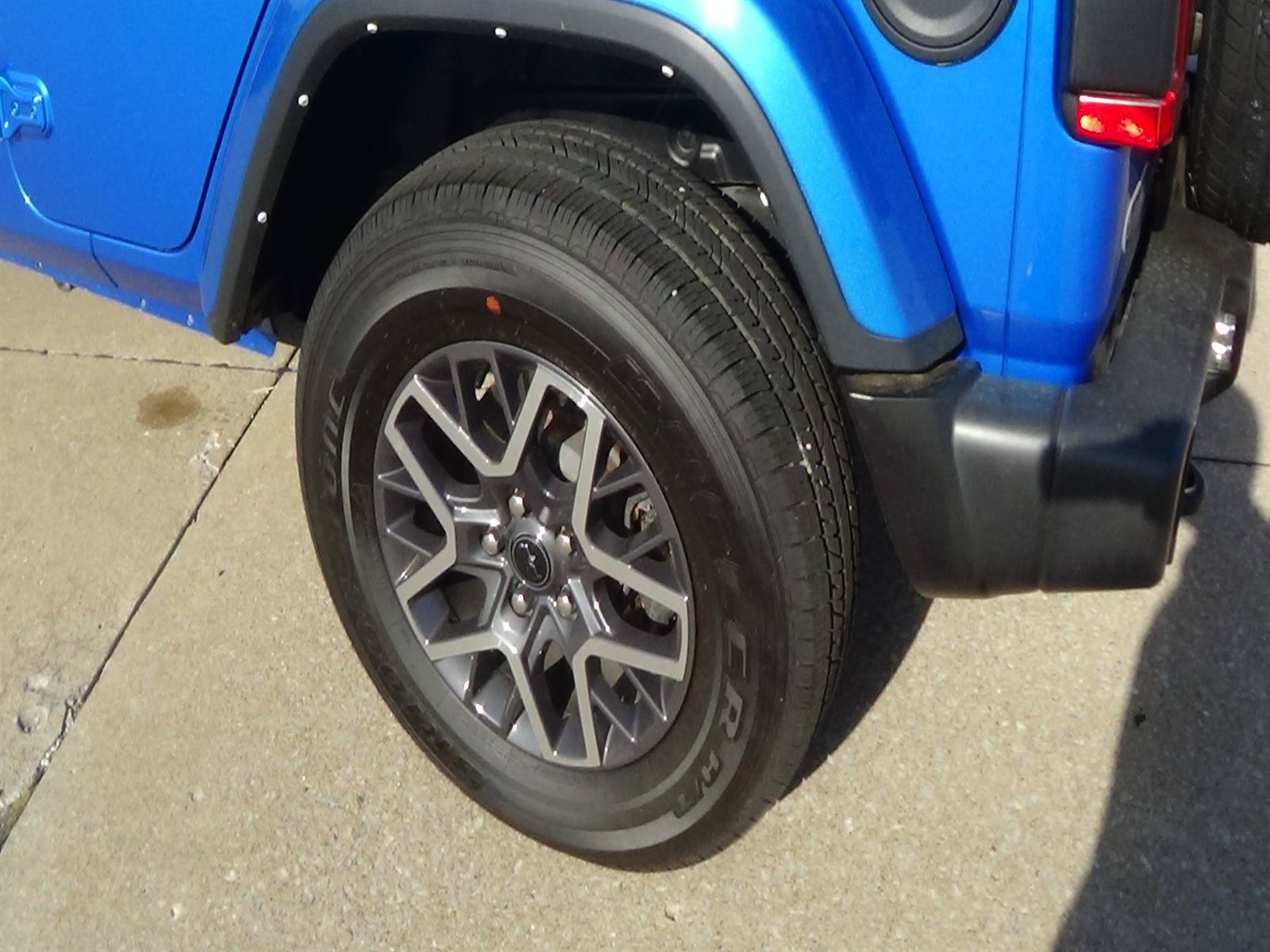 Certified 2021 Jeep Wrangler Unlimited Sahara AWD/4WD image 9