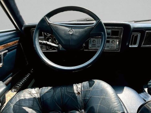Used 1987 Chrysler Fifth Avenue RWD image 9