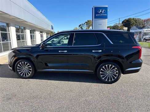 Used 2023 Hyundai Palisade Calligraphy image 4