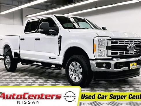 Used 2023 Ford F350 XLT image 1