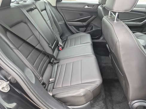 Used 2021 Volkswagen Jetta SE FWD image 30