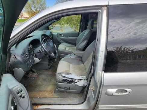 Used 2004 Dodge Grand Caravan SXT w/ Trailer Tow Prep Group FWD image 22