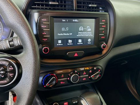 Used 2021 Kia Soul LX image 18