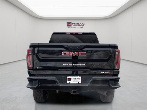 Used 2025 GMC Sierra 2500 AT4 image 6